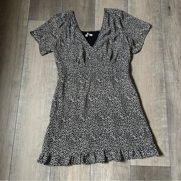 Abercrombie Flutter Sleeve Smocked Mini Dress - Picture 2 of 4